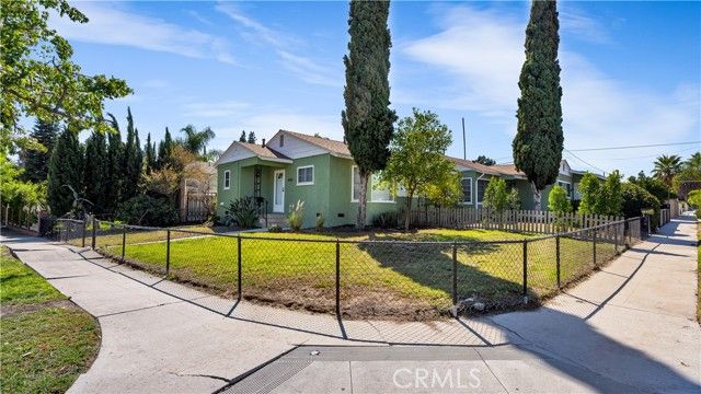 6153 Clybourn Avenue, North Hollywood (los Angeles), CA 91606