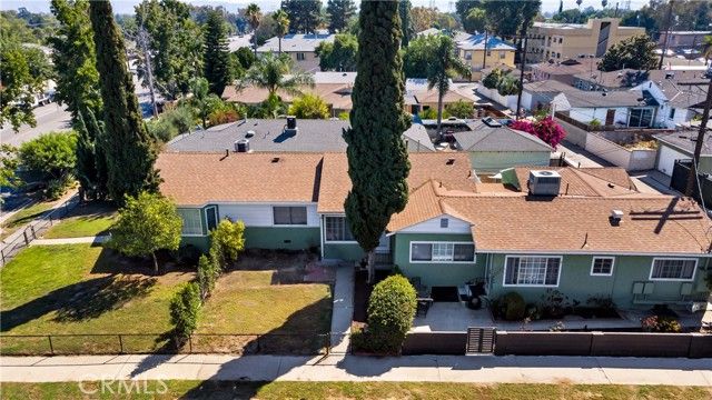 6153 Clybourn Avenue, North Hollywood (los Angeles), CA 91606