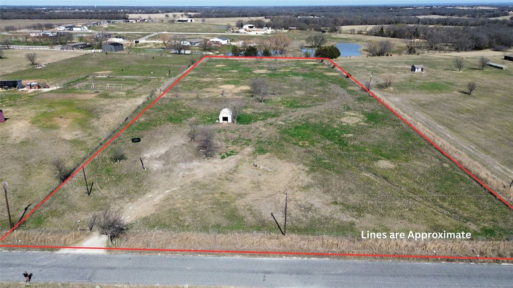 2985 Old Sherman Road, Whitesboro, TX 76273