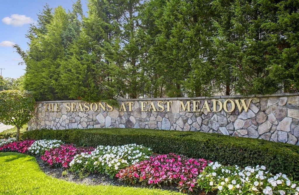 383 Summer Court, East Meadow, NY 11554
