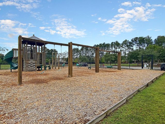 289 Oglethorpe Circle, Moncks Corner, SC 29461