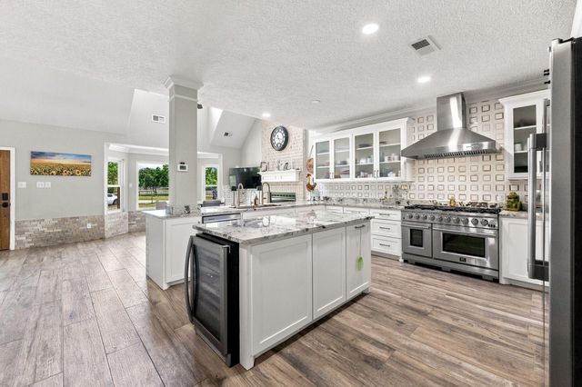9010 Point Barrow Road, Beach City, TX 77523