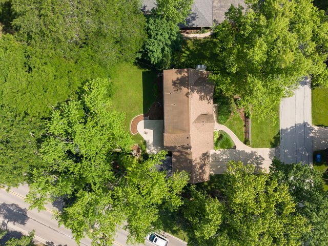 120 N Pine Street, Geneva, IL 60134