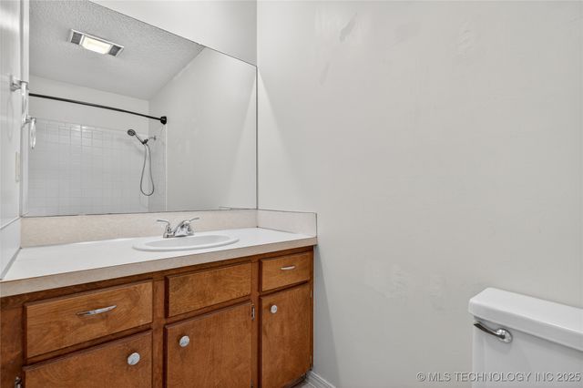 116 N Spruce Avenue, Bartlesville, OK 74006