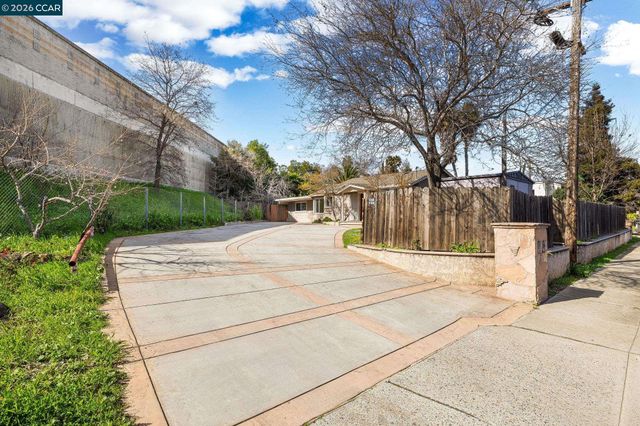 4820 Blum Rd, Martinez, CA 94553