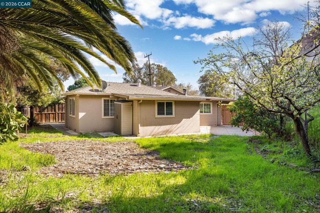 4820 Blum Rd, Martinez, CA 94553