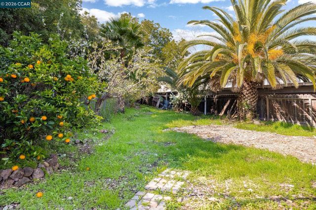 4820 Blum Rd, Martinez, CA 94553