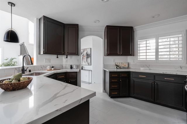 29747 Circle R Ct, Escondido, CA 92026