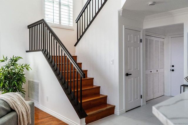 29747 Circle R Ct, Escondido, CA 92026