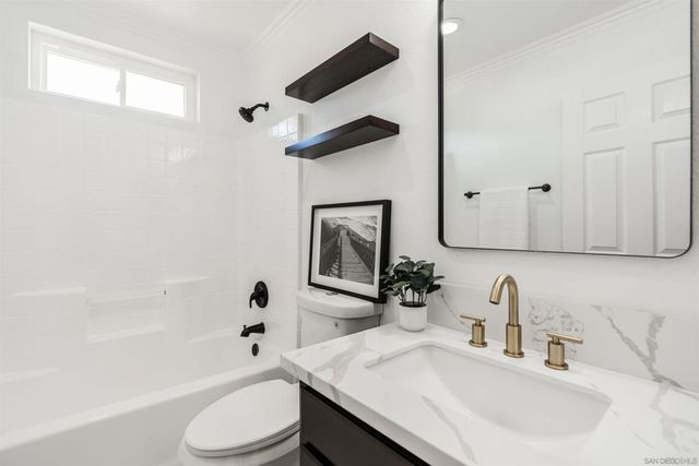 29747 Circle R Ct, Escondido, CA 92026