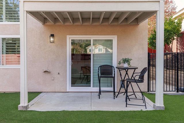 29747 Circle R Ct, Escondido, CA 92026