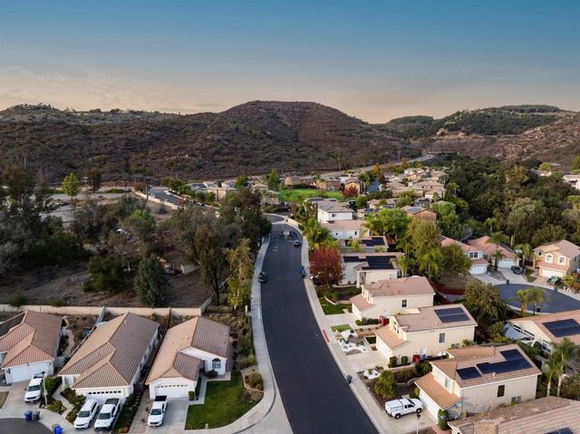 29747 Circle R Ct, Escondido, CA 92026