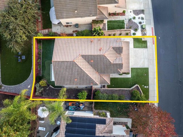 29747 Circle R Ct, Escondido, CA 92026