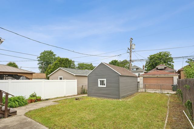 7932 W Cressett Drive, Elmwood Park, IL 60707