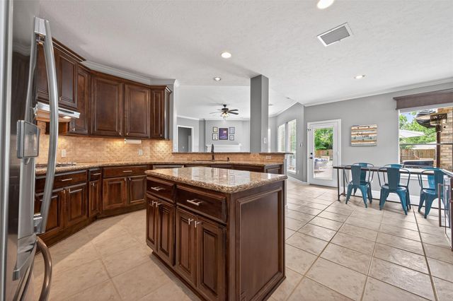 31 Sagamore Bend Place, The Woodlands, TX 77382