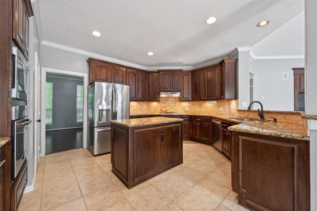 31 Sagamore Bend Place, The Woodlands, TX 77382