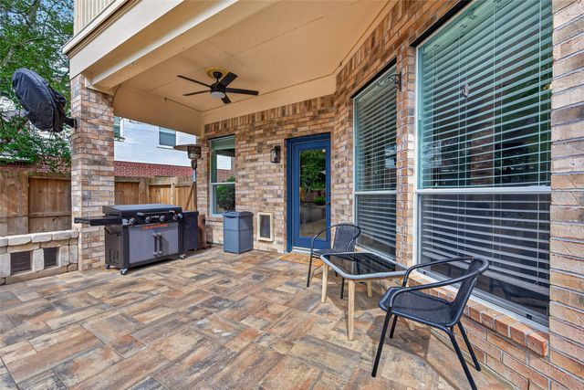 31 Sagamore Bend Place, The Woodlands, TX 77382