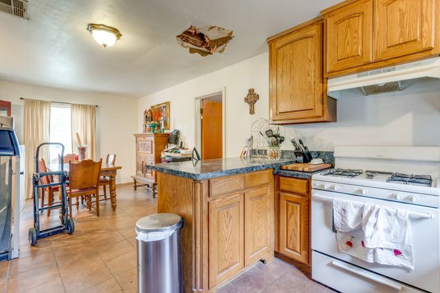 4548 Hodgkins Road, Lake Worth, TX 76135