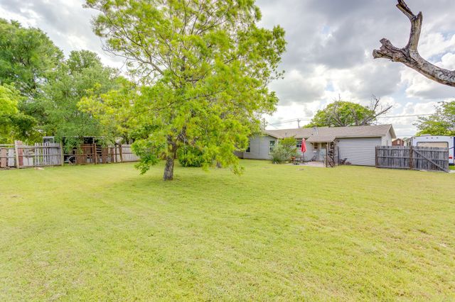 4548 Hodgkins Road, Lake Worth, TX 76135