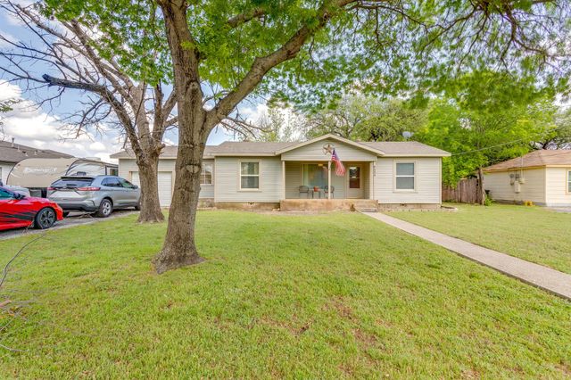 4548 Hodgkins Road, Lake Worth, TX 76135