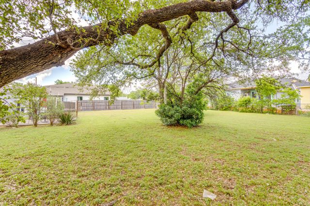 4548 Hodgkins Road, Lake Worth, TX 76135