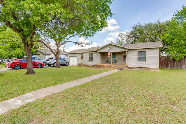 4548 Hodgkins Road, Lake Worth, TX 76135