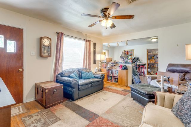 4548 Hodgkins Road, Lake Worth, TX 76135