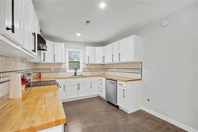 766 Longleaf Drive, Forest Park, GA 30297