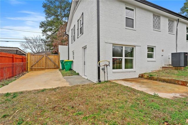 766 Longleaf Drive, Forest Park, GA 30297