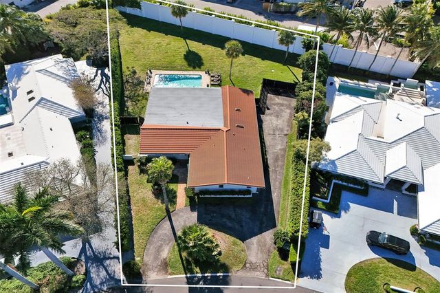 26 Cayuga Road, Sea Ranch Lakes, FL 33308