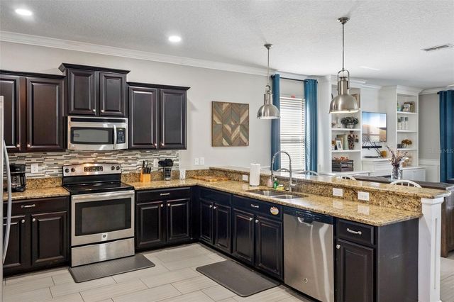 1414 MOON VALLEY DRIVE, Davenport, FL 33896