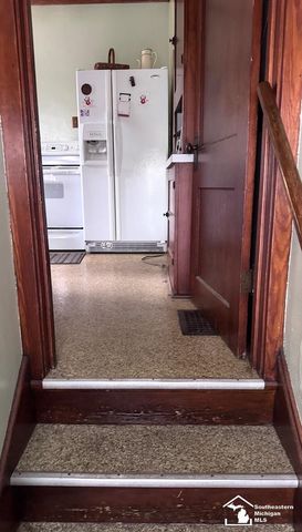 275 W Vesey Street, Petersburg, MI 49270