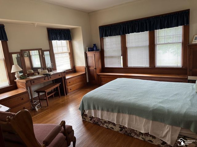 275 W Vesey Street, Petersburg, MI 49270