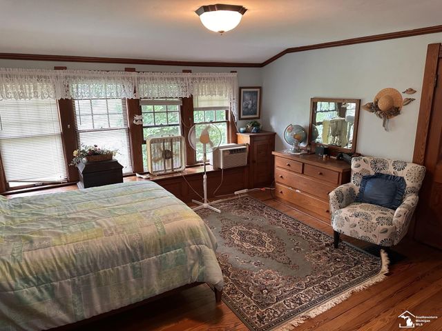 275 W Vesey Street, Petersburg, MI 49270