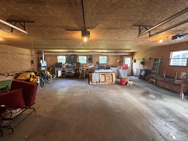 275 W Vesey Street, Petersburg, MI 49270