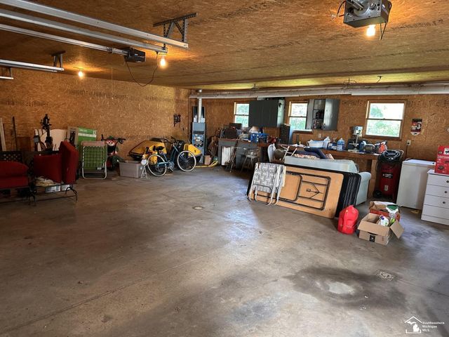275 W Vesey Street, Petersburg, MI 49270