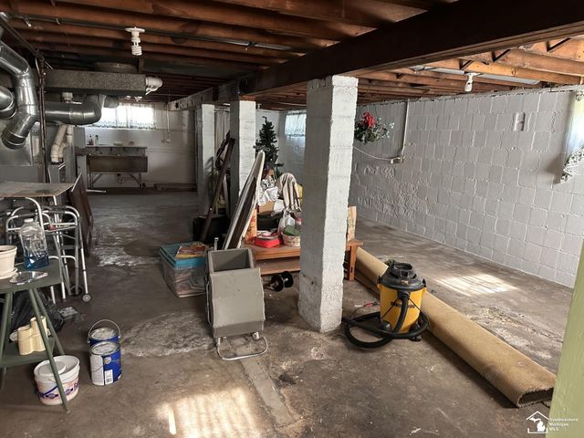 275 W Vesey Street, Petersburg, MI 49270