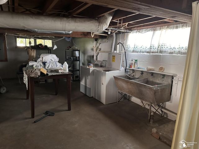 275 W Vesey Street, Petersburg, MI 49270