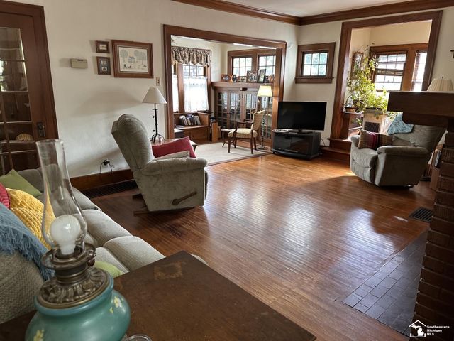 275 W Vesey Street, Petersburg, MI 49270