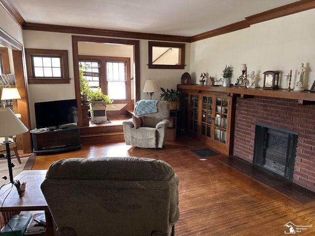 275 W Vesey Street, Petersburg, MI 49270