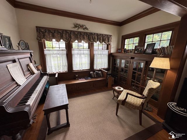 275 W Vesey Street, Petersburg, MI 49270