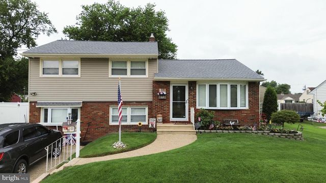 317 CECELIA DR, Blackwood, NJ 08012