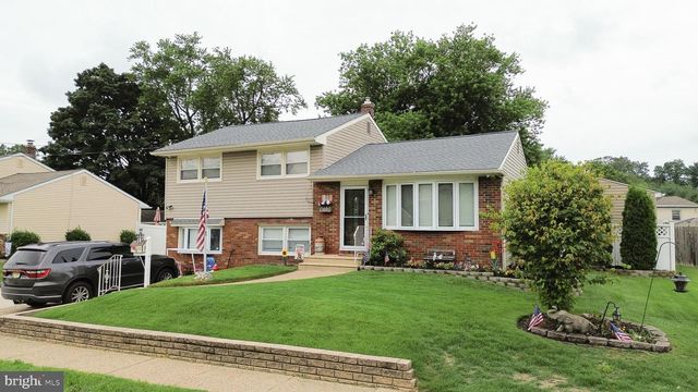 317 CECELIA DR, Blackwood, NJ 08012