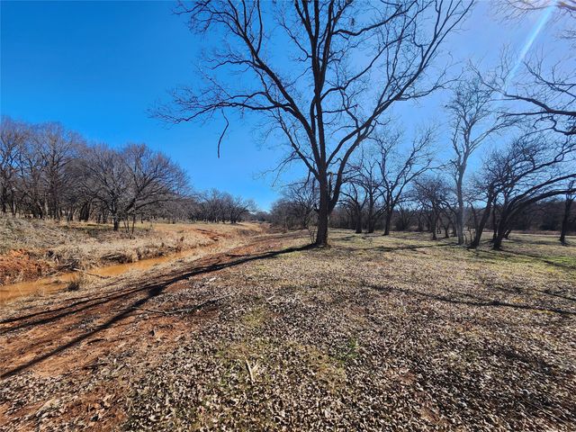 122 Comanche Trail, Nocona, TX 76255