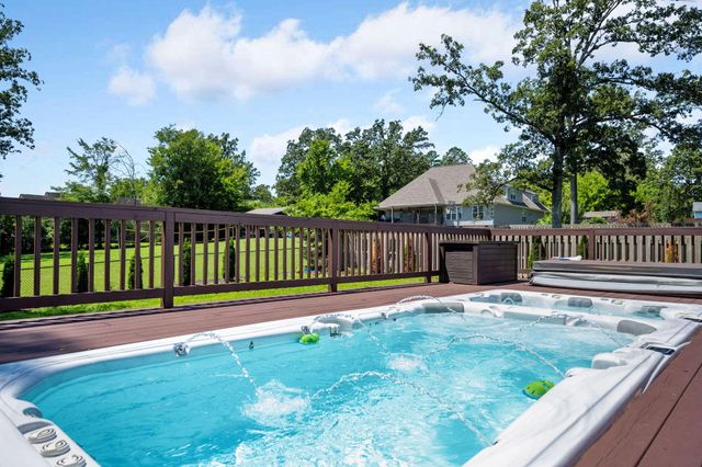 8208 Igou Gap Road, Chattanooga, TN 37421