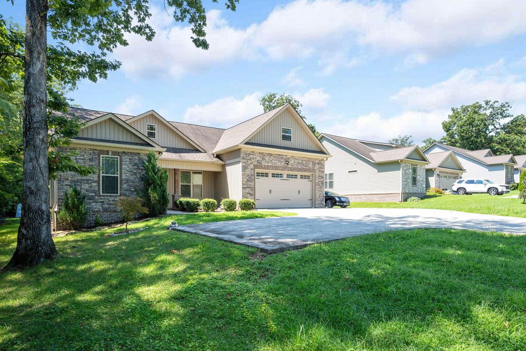 8208 Igou Gap Road, Chattanooga, TN 37421