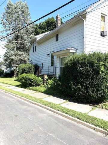 739 N Howell Street, Davenport, IA 52802
