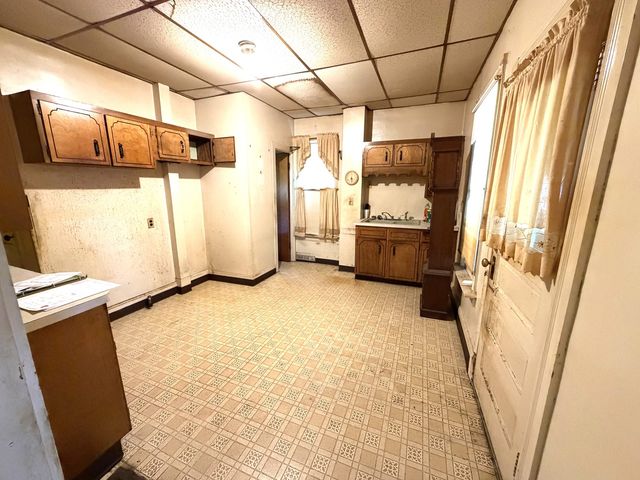 739 N Howell Street, Davenport, IA 52802