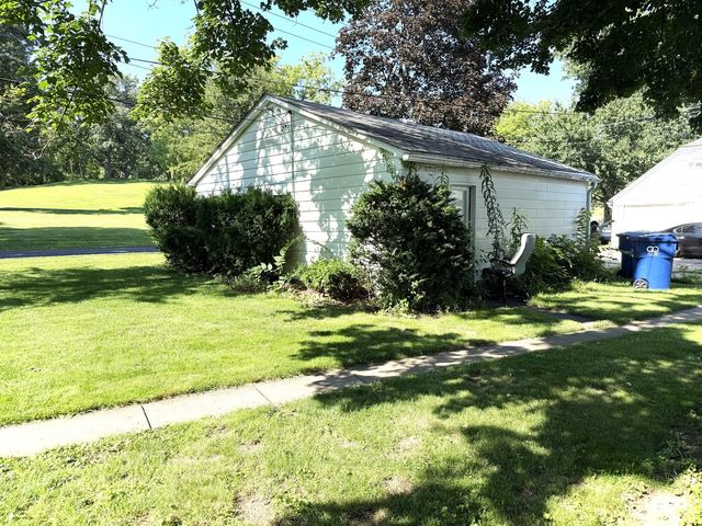 739 N Howell Street, Davenport, IA 52802