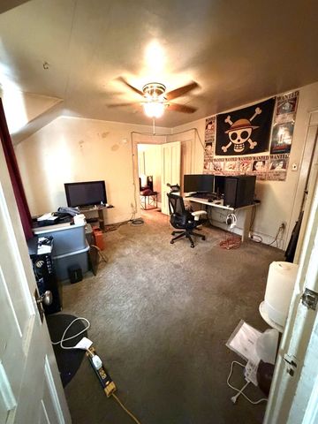 739 N Howell Street, Davenport, IA 52802